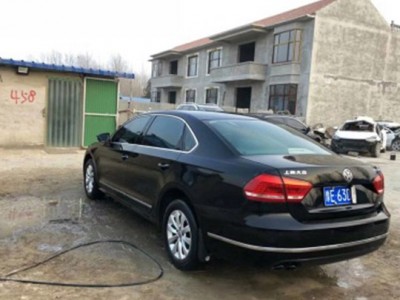 10年大众帕萨特小型车
