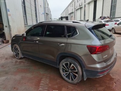 20年大众途岳小型车