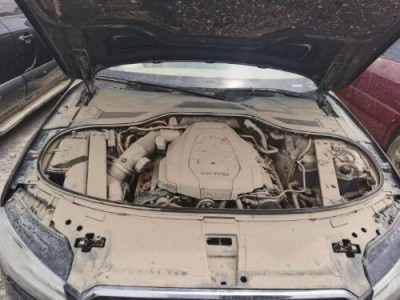 15年奥迪奥迪A8L小型车
