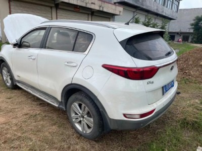 16年起亚起亚K5小型车