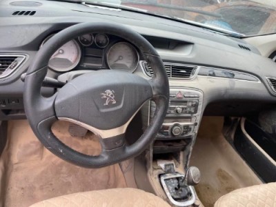 14年标致标致308小型车