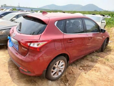 20年日产骐达SUV