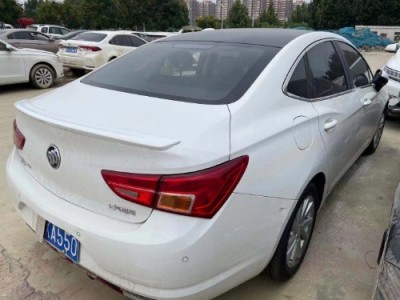 18年别克威朗小型车