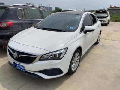 18年别克威朗小型车