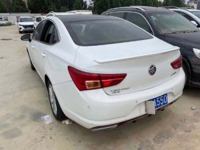 18年别克威朗小型车