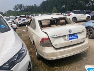 16年斯柯达昕锐小型车