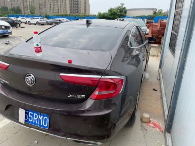 17年别克君越小型车