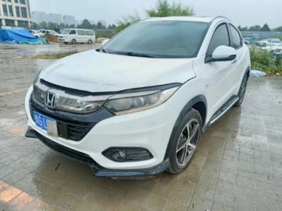 20年本田缤智小型车