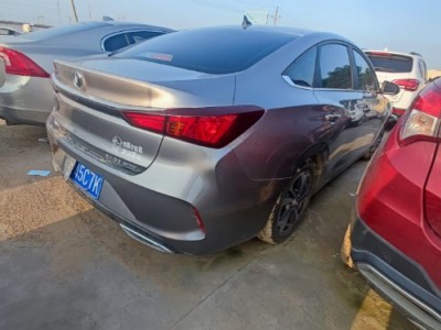 21年长安逸动小型车