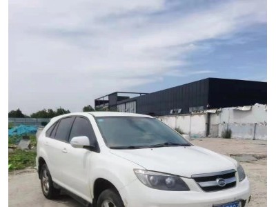 14年比亚迪比亚迪S6小型车
