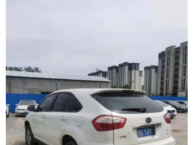 14年比亚迪比亚迪S6小型车