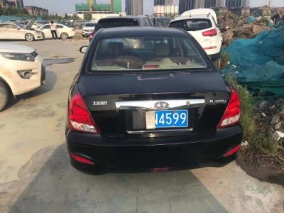 年现代伊兰特EV小型车