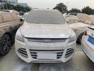 15年福特翼虎小型车