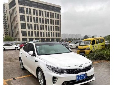 17年起亚起亚K5小型车