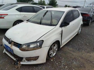 14年大众POLO小型车