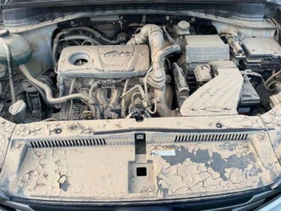 17年现代途胜小型车