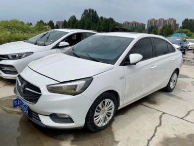18年别克凯越小型车