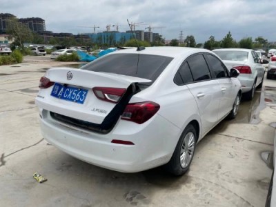 18年别克凯越小型车
