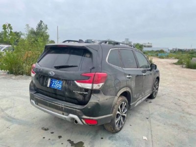 21年斯巴鲁森林人小型车