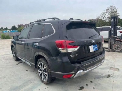 21年斯巴鲁森林人小型车