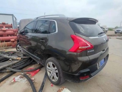 15年标致标致3008小型车