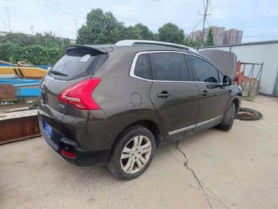 15年标致标致3008小型车