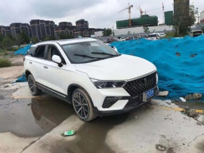 19年奔腾奔腾T77小型车