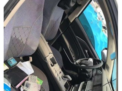 19年奔腾奔腾T77小型车