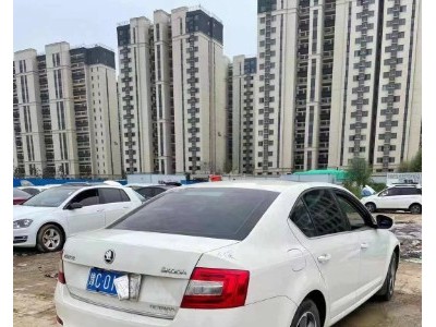 15年斯柯达明锐小型车