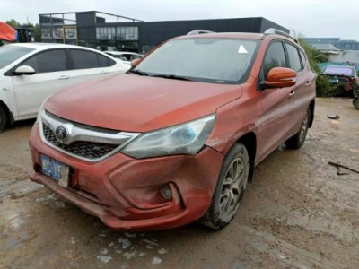 16年比亚迪宋SUV