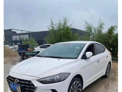 20年现代领动小型车