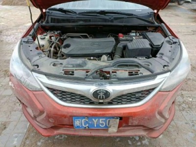 16年比亚迪宋SUV