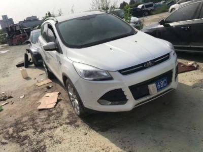 15年福特翼虎小型车