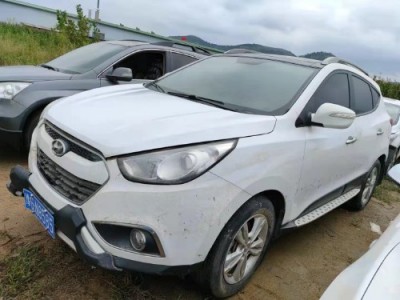 13年现代现代ix35小型车