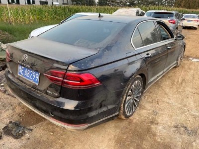 20年大众辉昂小型车