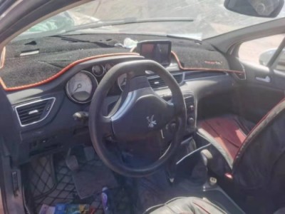 16年标致标致308小型车