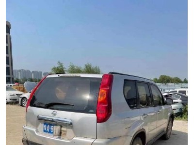 09年日产奇骏SUV