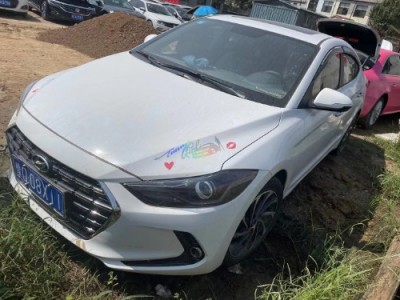 19年现代领动小型车