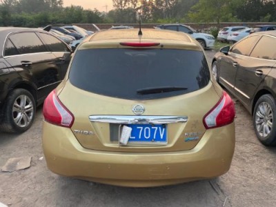 12年日产骐达小型车