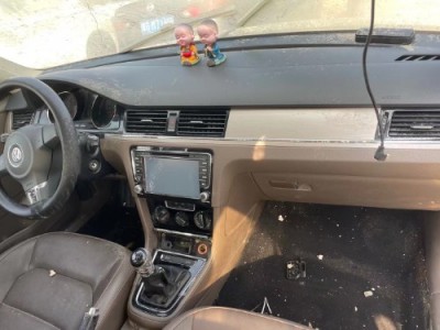 14年大众宝来小型车