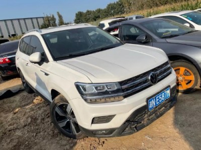 20年大众途岳小型车