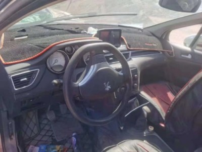 16年标致标致308小型车