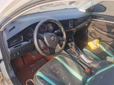 20年大众宝来小型车