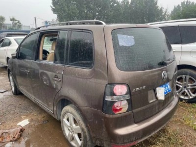 11年大众途安小型车