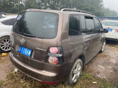11年大众途安小型车