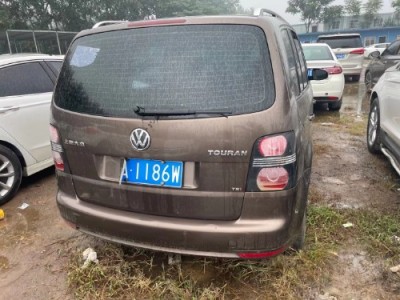 11年大众途安小型车