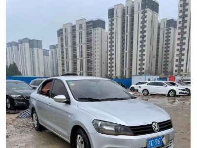 16年大众捷达小型车