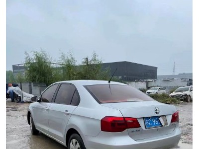 16年大众捷达小型车