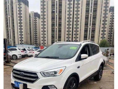 20年福特翼虎小型车
