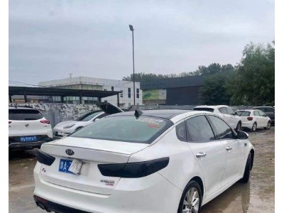 16年起亚起亚K5小型车